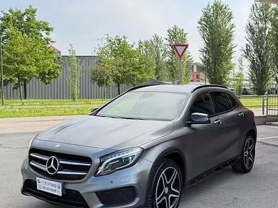 Usata Mercedes GLA200 Premium 136 CV (100 kW) 2015 Grigio SUV