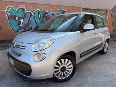 Käytetty Fiat 500L Lounge 85 HP (62 kW) 2014 Harmaa Tila-auto