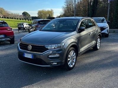 Usata VW T-Roc Style 116 CV (85 kW) 2019 Gray SUV