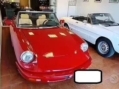 Usata Alfa Romeo Spider 122 CV (89 kW) 1992 Rosso Cabrio