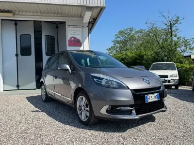 Usata Renault Scénic III 110 CV (80 kW) 2013 Grigio Monovolume