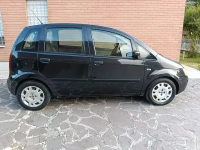 Usata Fiat Idea 95 CV (69 kW) 2005 Nero Monovolume