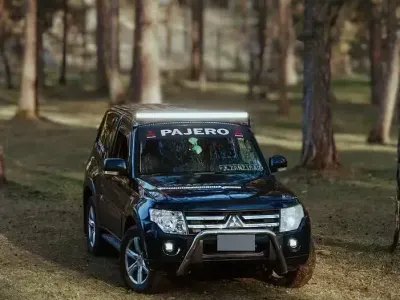 Usata Mitsubishi Pajero 200 CV (147 kW) 2024 Verde SUV