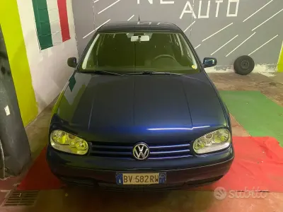 Usata VW Golf IV Comfortline 110 CV (80 kW) 2001 Bluazzurro Berlina