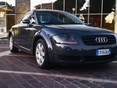 Usata Audi TT 150 CV (110 kW) 2004 Grigio Coupé