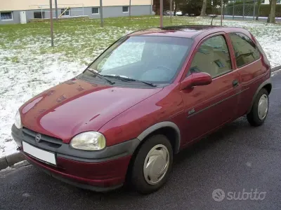 Usata Opel Corsa 60 CV (44 kW) 1997 Rosso Utilitaria