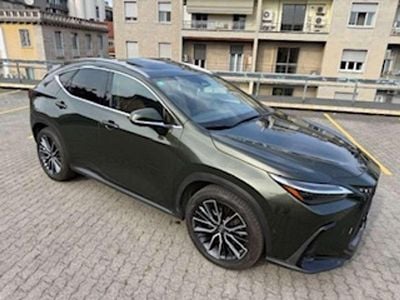 Usata Lexus NX450h+ Luxury Line 185 CV (136 kW) 2022 Scuro cargo met. SUV