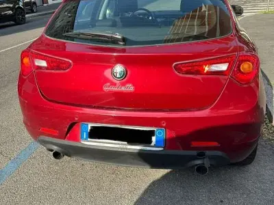 Usata Alfa Romeo Giulietta Exclusive 170 CV (125 kW) 2013 Rosso Utilitaria