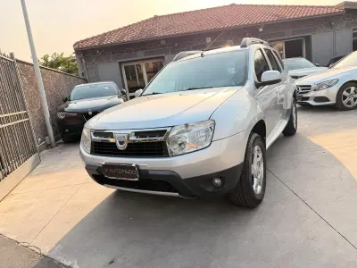 Usata Dacia Duster Lauréate 107 CV (78 kW) 2011 Argento SUV