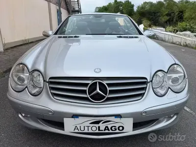 Usata Mercedes SL350 245 CV (180 kW) 2006 Grigio Cabrio
