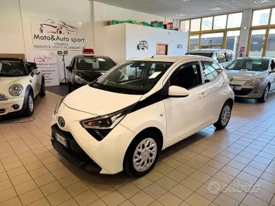 Begagnad Toyota Aygo X-cite 72 HK (52 kW) 2018 Vit Halvkombi