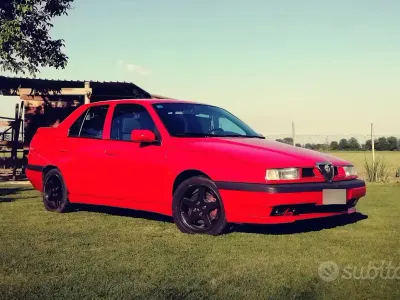 Usata Alfa Romeo 155 150 CV (110 kW) 1996 Rosso Berlina