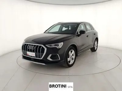 Usata Audi Q3 Advanced 150 CV (110 kW) 2021 Nero metallizzato SUV