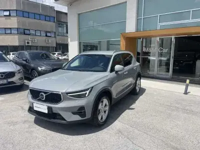 Usata Volvo XC40 Core 163 CV (119 kW) 2025 Grigio SUV