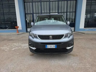 Usata Peugeot Rifter Allure 131 CV (96 kW) 2020 Grigio Monovolume