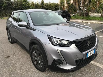 Usata Peugeot 2008 Allure 100 CV (73 kW) 2021 Argento SUV