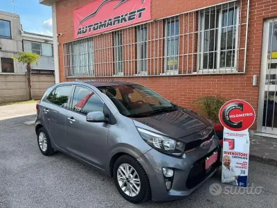 Usata Kia Picanto X-Line 65 CV (47 kW) 2021 Grigio Utilitaria