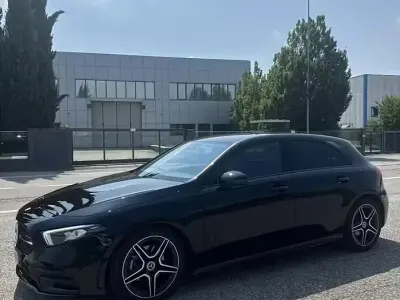 Usata Mercedes A180 Premium 116 CV (85 kW) 2020 Nero Berlina
