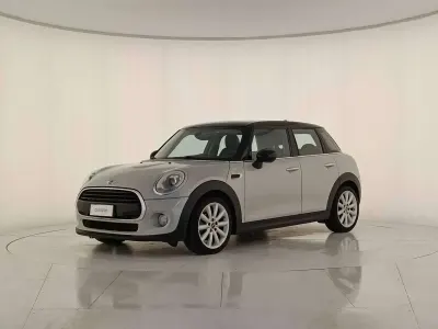 Usata Mini Cooper 75 CV (55 kW) 2017 Grigio chiaro Utilitaria