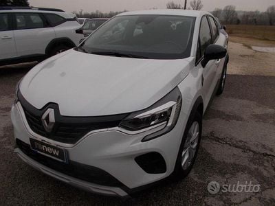 Usata Renault Captur Business 101 CV (74 kW) 2021 Bianco SUV