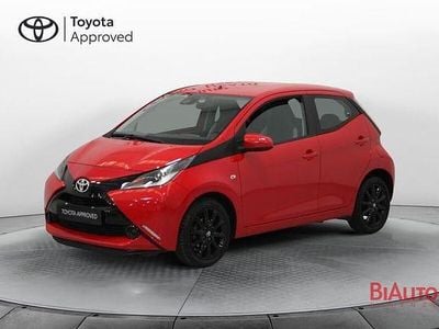 Usata Toyota Aygo X-play 69 CV (50 kW) 2017 Rosso Utilitaria