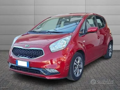 Usado Kia Venga 90 CV (66 kW) 2016 Rojo Utilitario