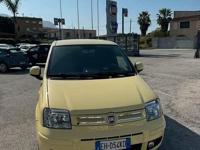 Usata Fiat Panda 69 CV (50 kW) 2011 Giallo Utilitaria