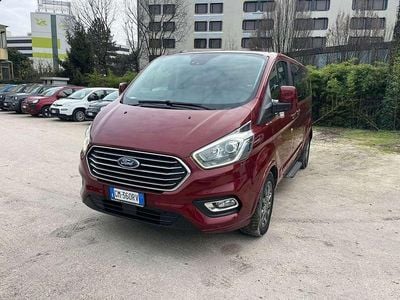 Usata Ford Tourneo Titanium 131 CV (96 kW) 2021 Bordeaux Monovolume