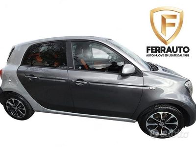 Usata Smart ForFour 71 CV (52 kW) 2015 Grigio Utilitaria