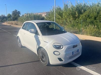 Usata Fiat 500e Icon 42 kW (58 CV) 2022 Bianco Berlina