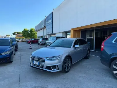Usata Audi A4 S-Line 150 CV (110 kW) 2019 Argento floret Station wagon