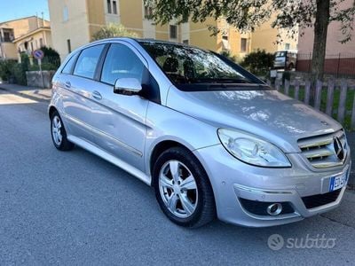 Mercedes B200