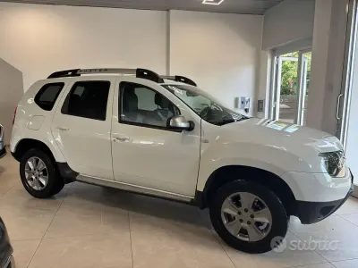 Usata Dacia Duster Lauréate 109 CV (80 kW) 2018 Bianco SUV