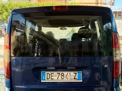 Usata Fiat Doblò 85 CV (62 kW) 2006 Blu Monovolume