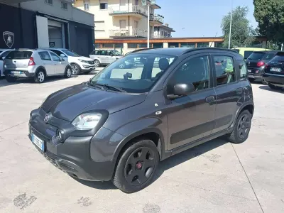 Usata Fiat Panda Cross Cross 69 CV (50 kW) 2018 Grigio scuro met. Utilitaria