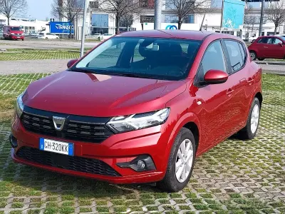 Usata Dacia Sandero Comfort 91 CV (66 kW) 2022 Rosso Berlina