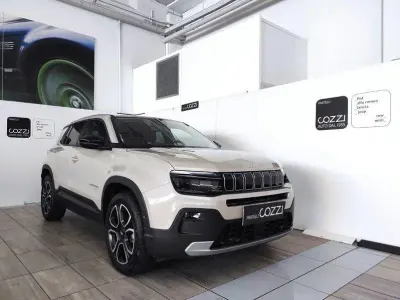 Usata Jeep Avenger Summit 101 CV (74 kW) 2025 Beige SUV