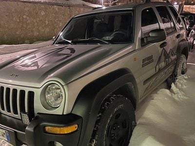 Usata Jeep Cherokee 143 CV (105 kW) 2004 Grigio SUV