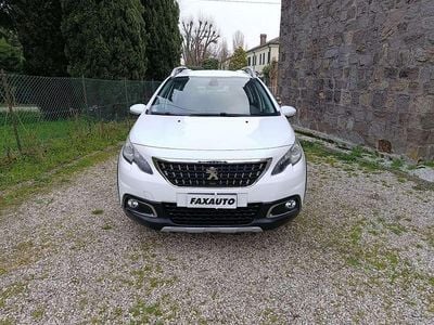 Usata Peugeot 2008 Allure 99 CV (72 kW) 2017 Bianco SUV