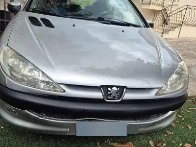 Usata Peugeot 206 68 CV (50 kW) 2005 Grigio Berlina