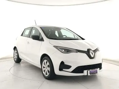 Usata Renault Zoe Life 50 kW (69 CV) 2021 Bianco opaco Utilitaria