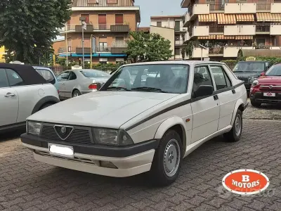 Usata Alfa Romeo 75 148 CV (108 kW) 1987 Bianco Berlina