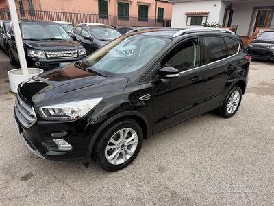 Usata Ford Kuga Titanium 120 CV (88 kW) 2018 Nero SUV