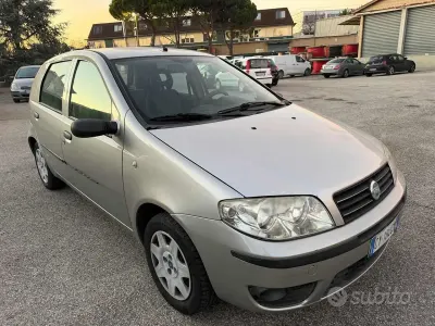 Usata Fiat Punto 60 CV (44 kW) 2005 Grigio Utilitaria