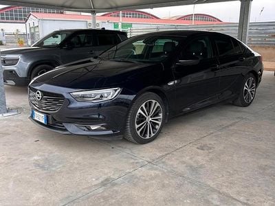 Usata Opel Insignia Innovation 136 CV (100 kW) 2020 Blu Berlina