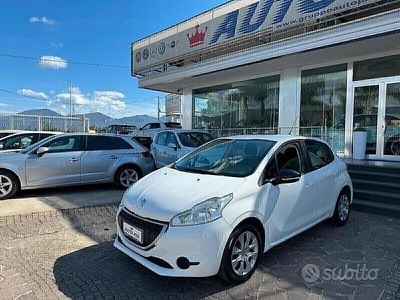 Usata Peugeot 208 Active 82 CV (60 kW) 2013 Bianco Utilitaria