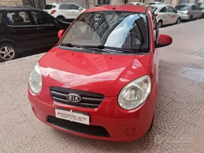 Usata Kia Picanto 60 CV (44 kW) 2009 Rosso Utilitaria