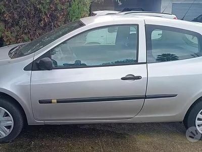 Brugt Renault Clio II 75 HK (55 kW) 2006 Grå Hatchback