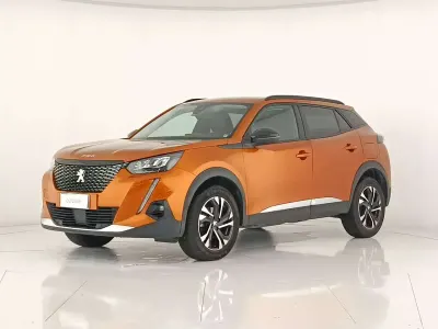 Usata Peugeot 2008 Allure 110 CV (80 kW) 2022 Barancione SUV