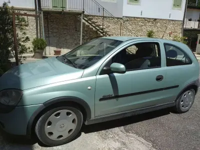 Usata Opel Corsa Comfort 75 CV (55 kW) 2001 Verde Utilitaria